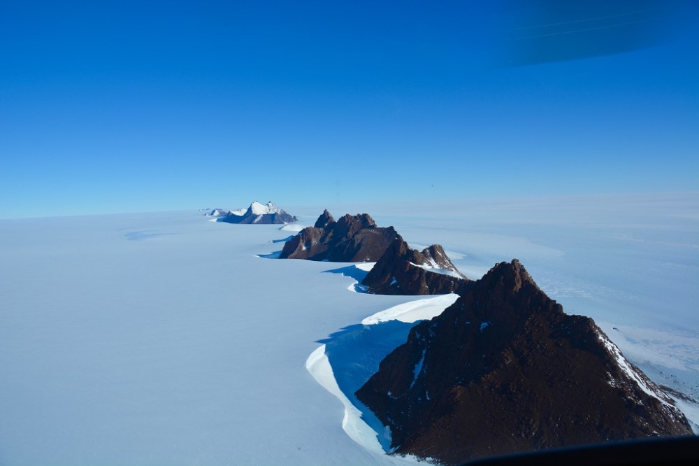 mountains with ice scours